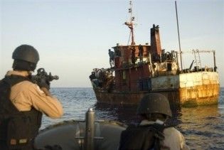 Військовий корабель НАТО потопив піратське судно