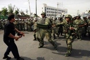 Китайські поліцейські застрелили 12 уйгурів