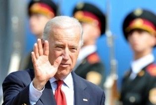 Віце-президент США прилетів до Києва