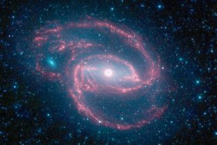 Телескоп NASA побачив галактику у формі ока