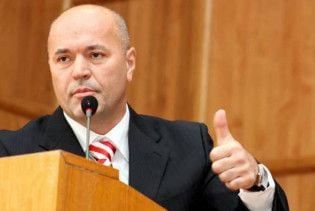 Ратушняк викликає Ющенка, Януковича і Тимошенко на дебати
