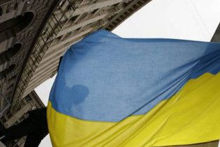 У центрі Сум із 22-метрового флагштока вкрали державний прапор