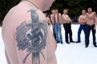 Російські скінхеди готуються до революції