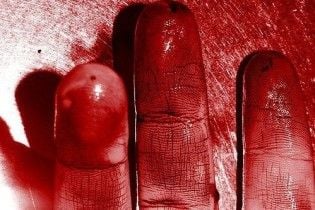 На Харківщині сестри вбили родича цеглою і закопали тіло у сміття