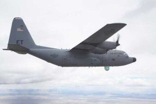 Нова лазерна гармата ВПС США влучила з літака в автомобіль
