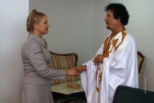 The Independent: поруч із Каддафі Тимошенко виглядала дівчинкою