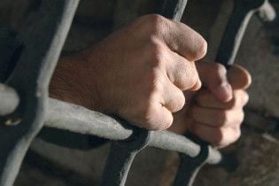 Російські правоохоронці примушували засуджених ґвалтувати один одного