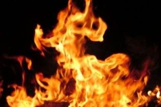 П'яний дядько кинув новонароджену племінницю у пічку