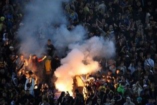 Фанати пояснили, чому кидали фаєри під час матчу Україна - Англія