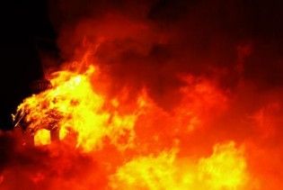 На Сумщині загорілися склади отрутохімікатів