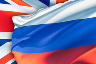 Великобританія та Росія синхронно вислали дипломатів