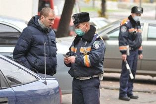 Податкова збиратиме транспортний збір за минулі роки