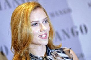 Скарлетт Йоханссон продає свої сумки по 30 доларів