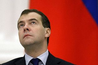Мєдвєдєв: те, що я кажу – в граніті відливається
