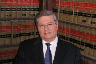 У Азарова впевнені, що гроші Лазаренка можна повернути