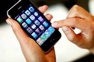 Apple взяла на роботу хакера, який розробив вірус для iPhone