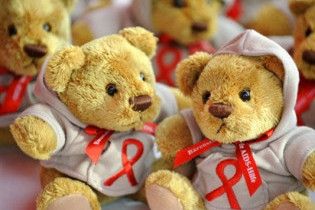 Через тисячу років СНІД зникне сам