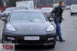 Шевченко заплатить за ремонт свого Porsche 50 тисяч
