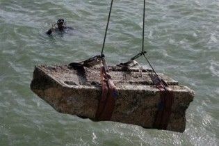 Єгипетські археологи підняли з дна моря пілон палацу цариці Клеопатри