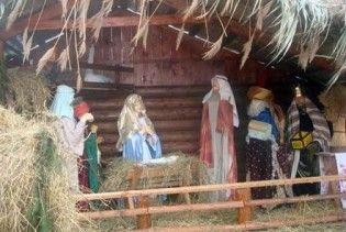 У Тернополі встановили найбільший в Україні різдвяний вертеп