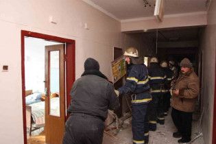 МНС втратило надію врятувати людей з-під завалів луганської лікарні