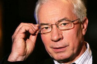 Азаров пояснив різницю між Україною та Грецією