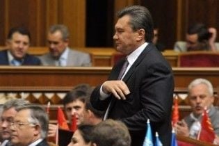 Янукович почав репетицію інавгурації в Раді
