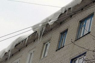 На Сумщині дах впав під вагою снігу і вбив жінку