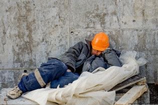 Мігрантів зобов'язали платити за право працювати в Росії