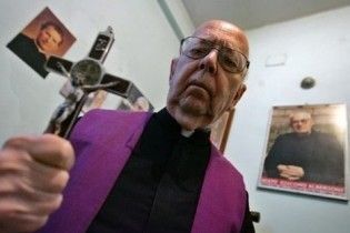 Головний екзорцист Ватикану: педофіли не одержимі дияволом