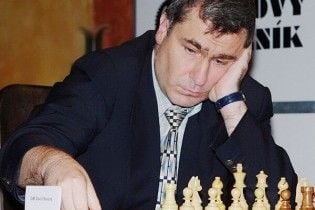 Озброєний грабіжник скоїв напад на Василя Іванчука