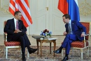 Обама та Мєдвєдєв прибули до Праги підписувати договір по СНО