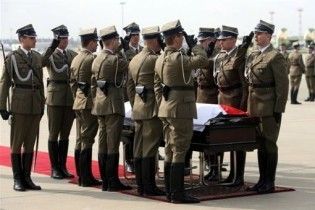 Рідня Качинських відмовилася переносити похорон