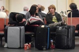Авіасполучення в Європі відновлять у вівторок