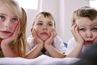 На телеканалі Disney замість Міккі Мауса дітям показали еротику