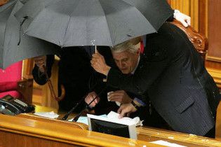 Литвин досі чекає грошей від БЮТ та НУ-НС за погром у Раді
