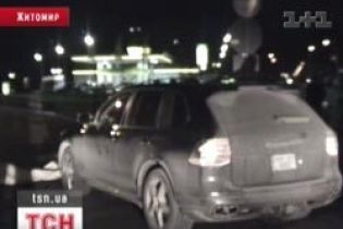 На Житомирщині п’яний водій збив двох людей (відео)