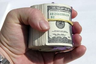 Українці за два місяці скупили три мільярди доларів