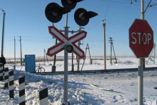 У Дніпропетровську юнак ледь не підірвав залізничний переїзд