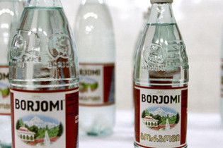 Харківські лікарі знайшли миш'як у "Боржомі"