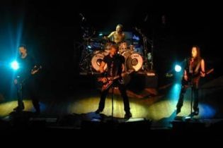 Metallica їде у світове турне