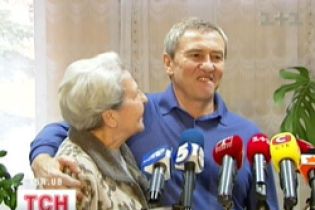 Черновецький заснував бізнес на своїх "улюблених бабусях"