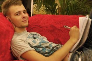 Макс Барських зняв кліп з кадрів, де він ріже вени
