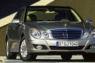Власник "Металіста" подарував Маркевичу Mercedes "2012"