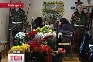 Замість служби загиблий у кар'єрі на Київщині солдат будував дачі олігархам