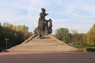 Литвин: будівництва у Бабиному Яру однойменного готелю ніхто не відміняв