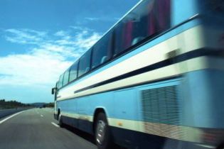 В Техасе водитель автобуса чудом не задавил младенца