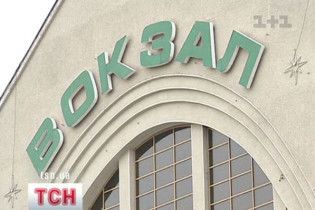 На київському вокзалі жінка кинула тритижневе немовля