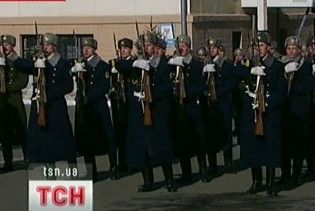 Офіцер-збоченець з президентського полку глумився над солдатами