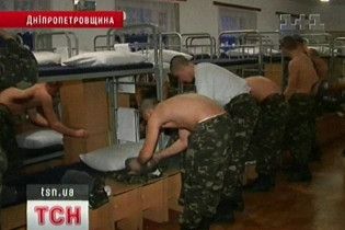 Солдат строкової служби у Новомосковську зістрибнув з висотки